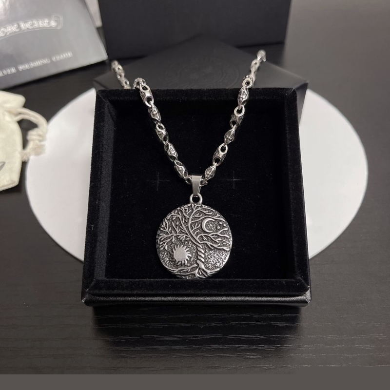 Ch**me He**ts necklaces